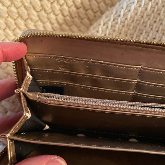 Anne Klein Wallet pre-loved 8” x 4 1/2” tan/light brown - Picture 7 of 8